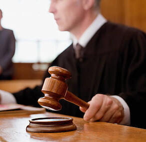 E-DOGG Bondsman explaining bail process Step-by-step bail process with E-DOGG Bail Bonds